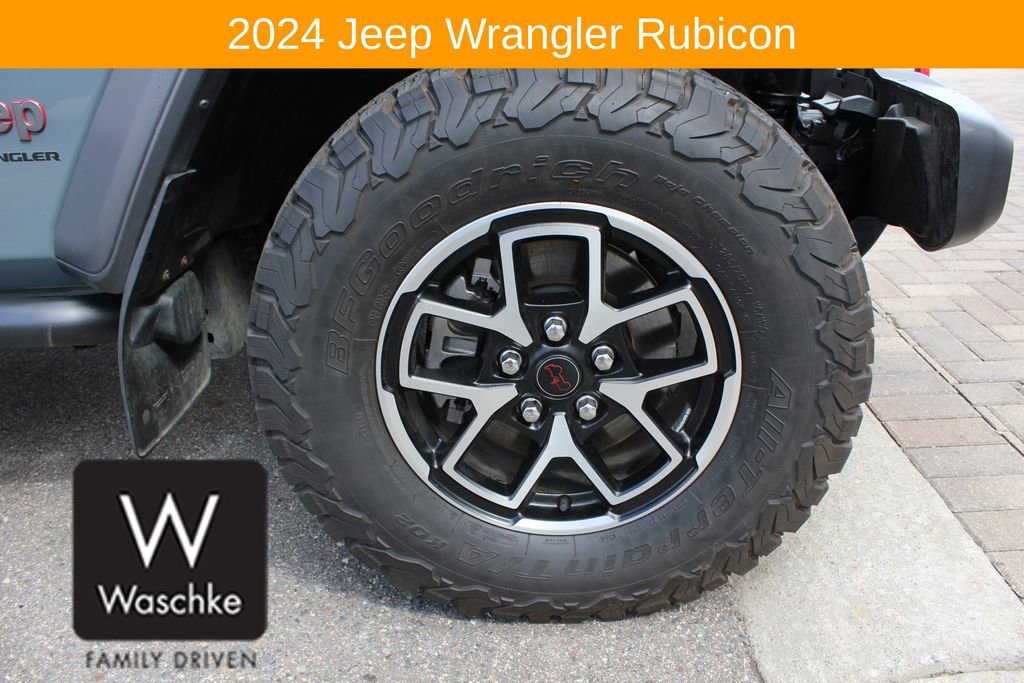 Used 2024 Jeep Wrangler Unlimited Rubicon w/ Convenience Group AWD/4WD image 14