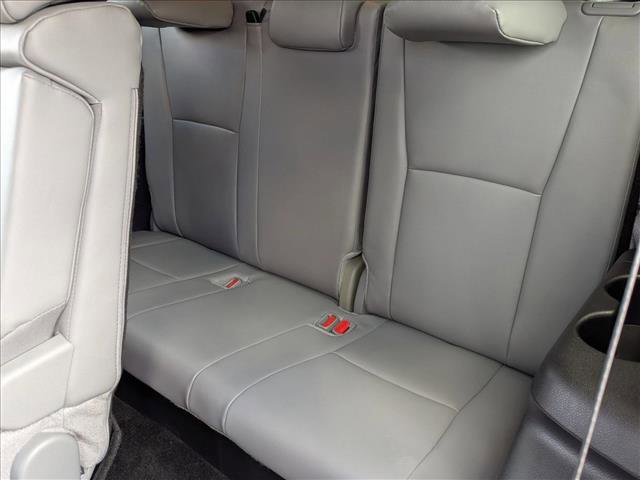 Used 2025 Toyota Highlander XLE image 21
