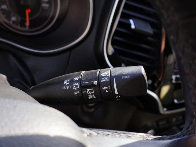 Used 2019 Jeep Cherokee Limited image 37