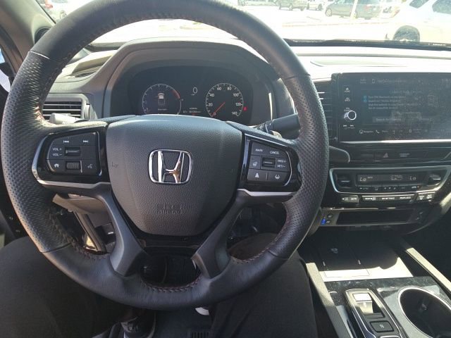 Certified 2025 Honda Ridgeline Black Edition image 7