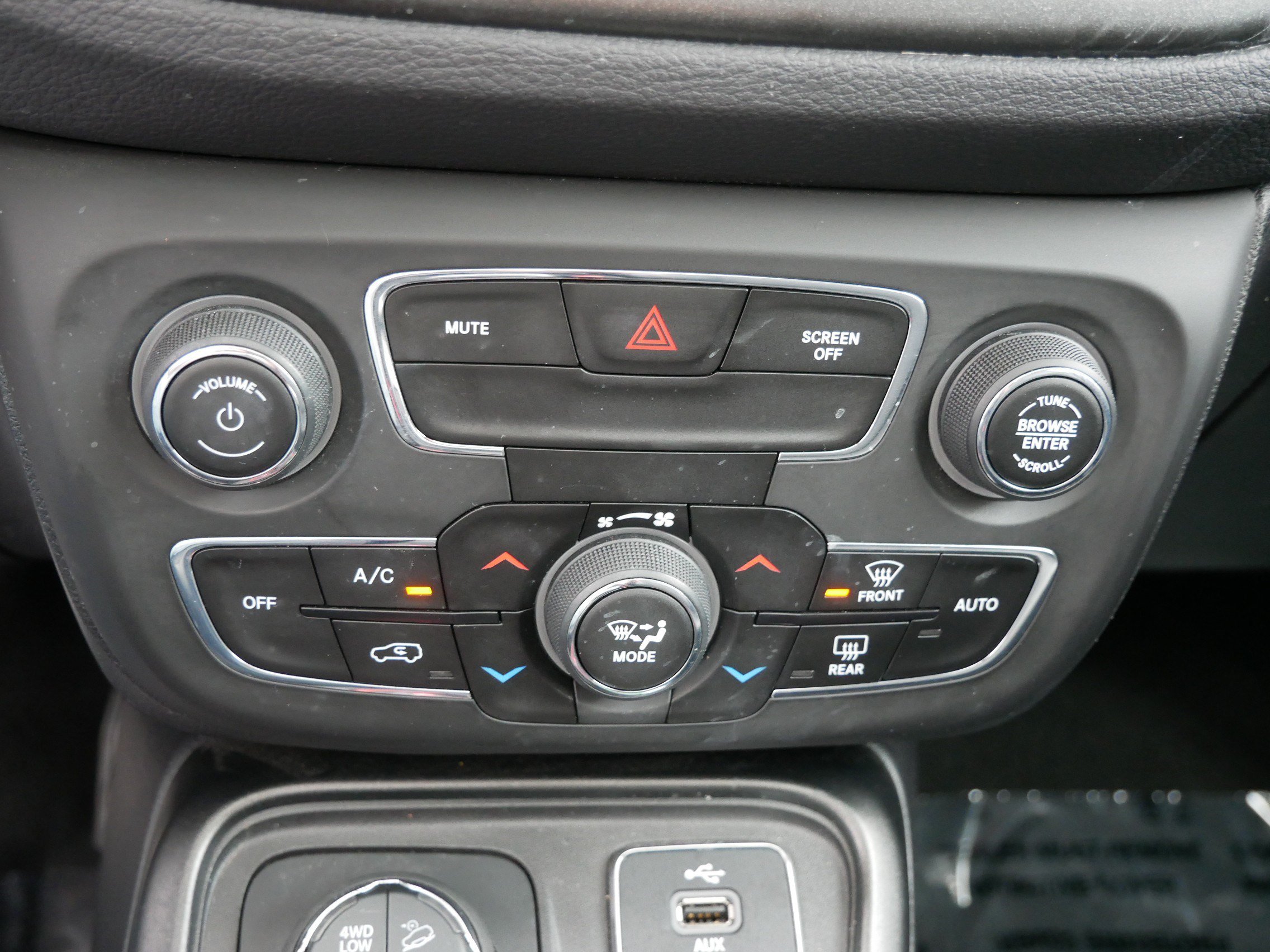 Used 2018 Jeep Compass Trailhawk w/ Navigation Group AWD/4WD image 23