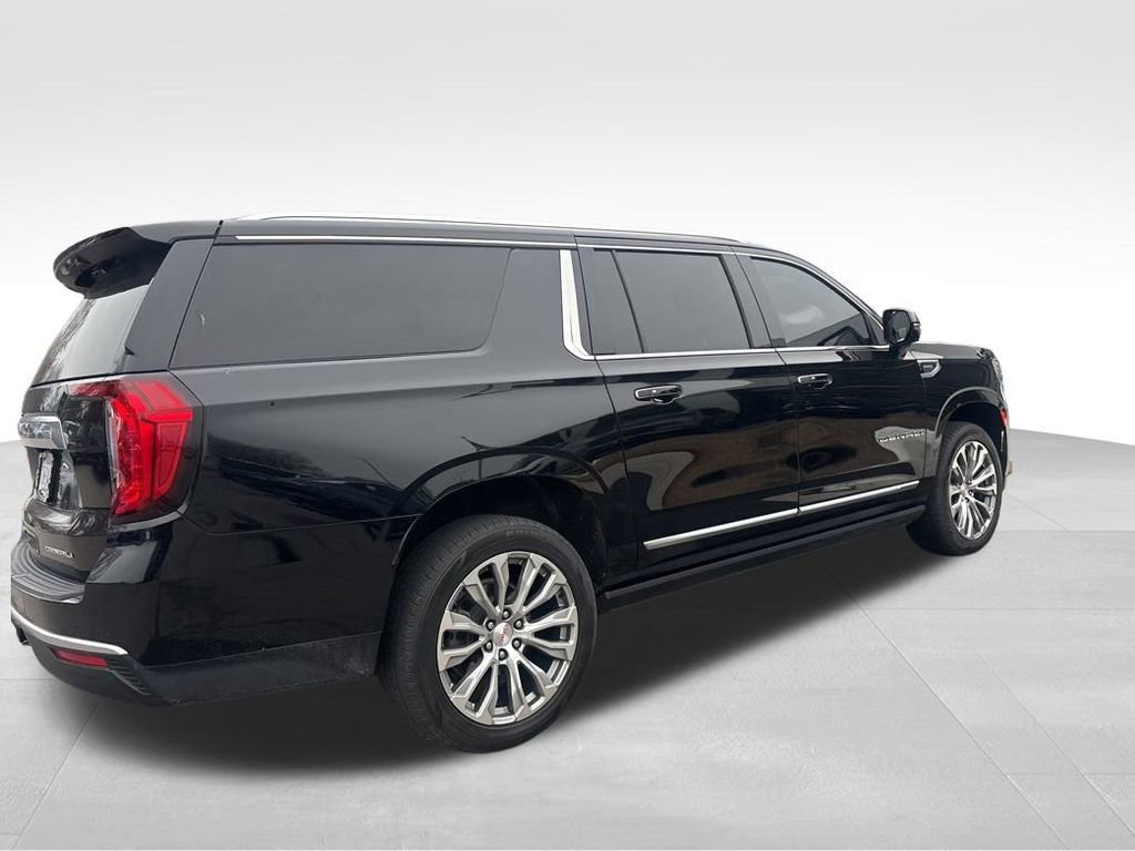 Used 2023 GMC Yukon XL Denali image 12