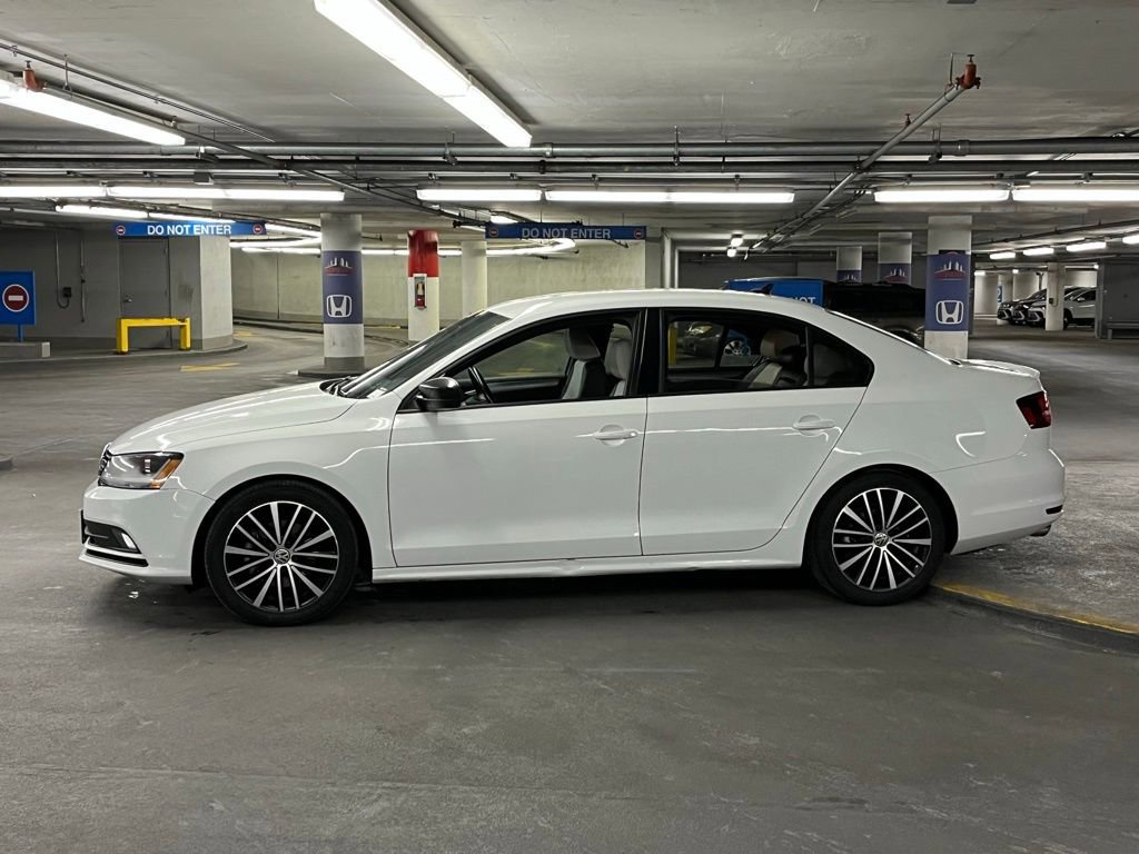 Used 2017 Volkswagen Jetta Sport image 28