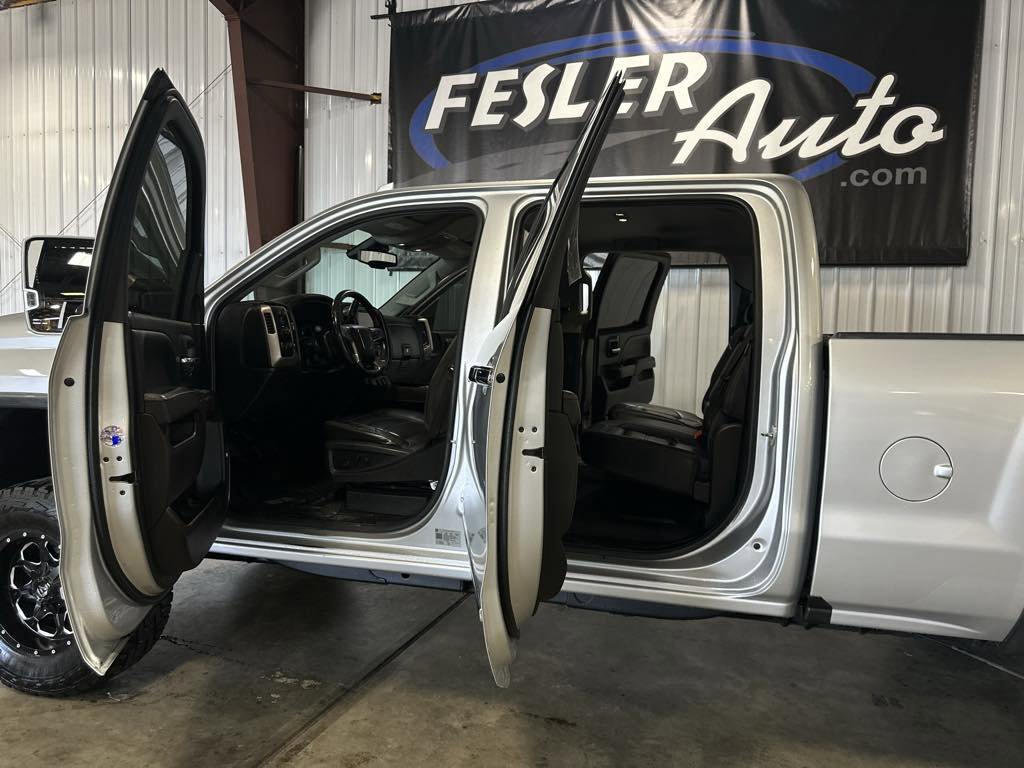 Used 2018 GMC Sierra 2500 Denali w/ Duramax Plus Package image 5