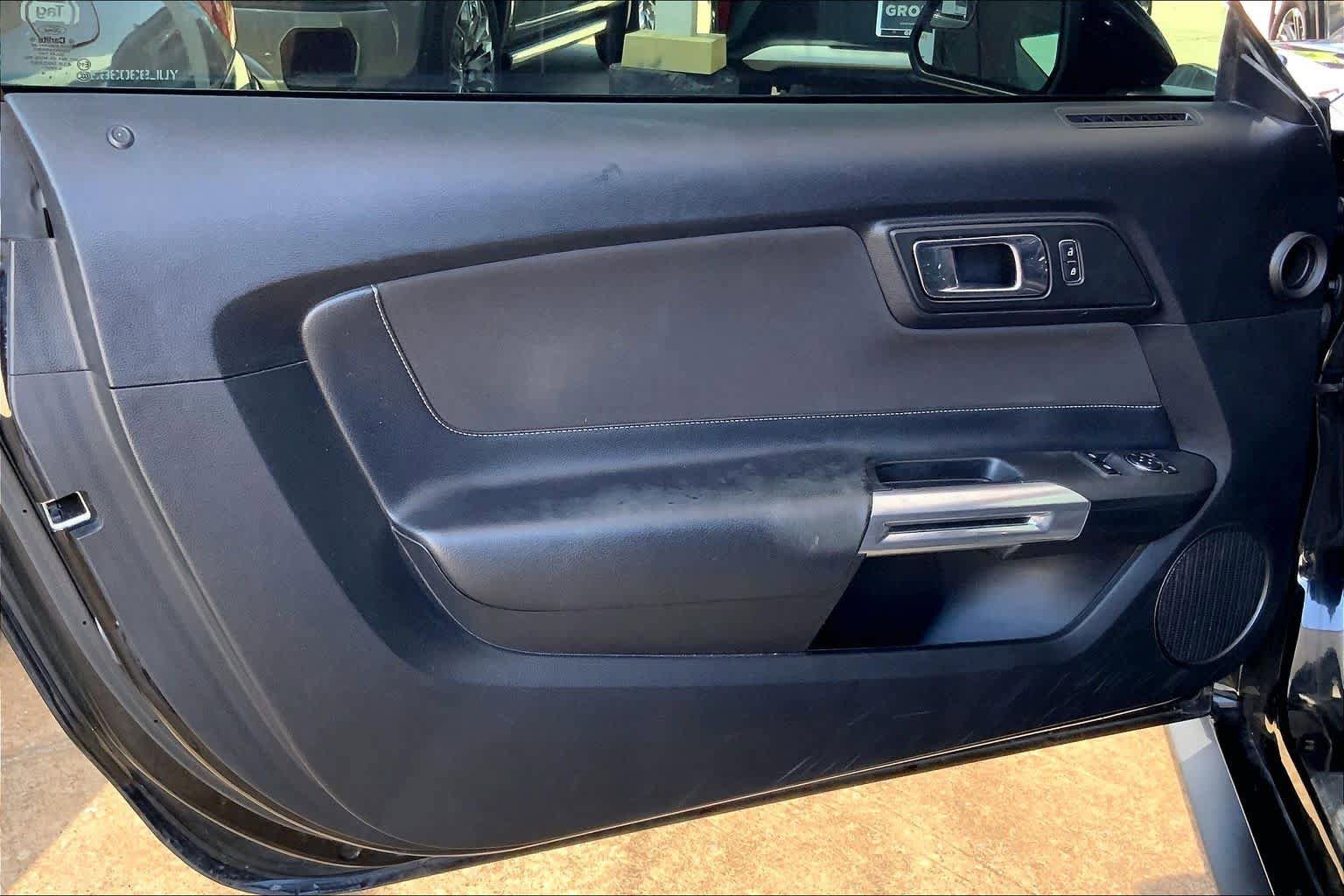 Used 2017 Ford Mustang Coupe RWD image 20