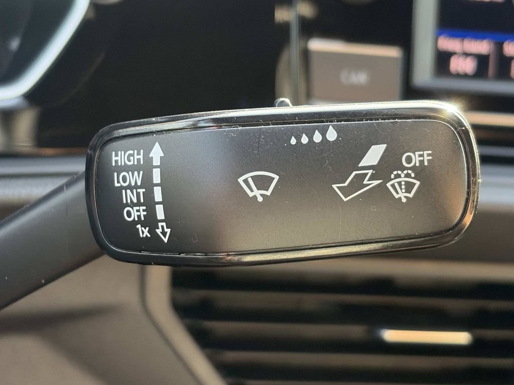 Used 2019 Volkswagen Jetta R-Line FWD image 32