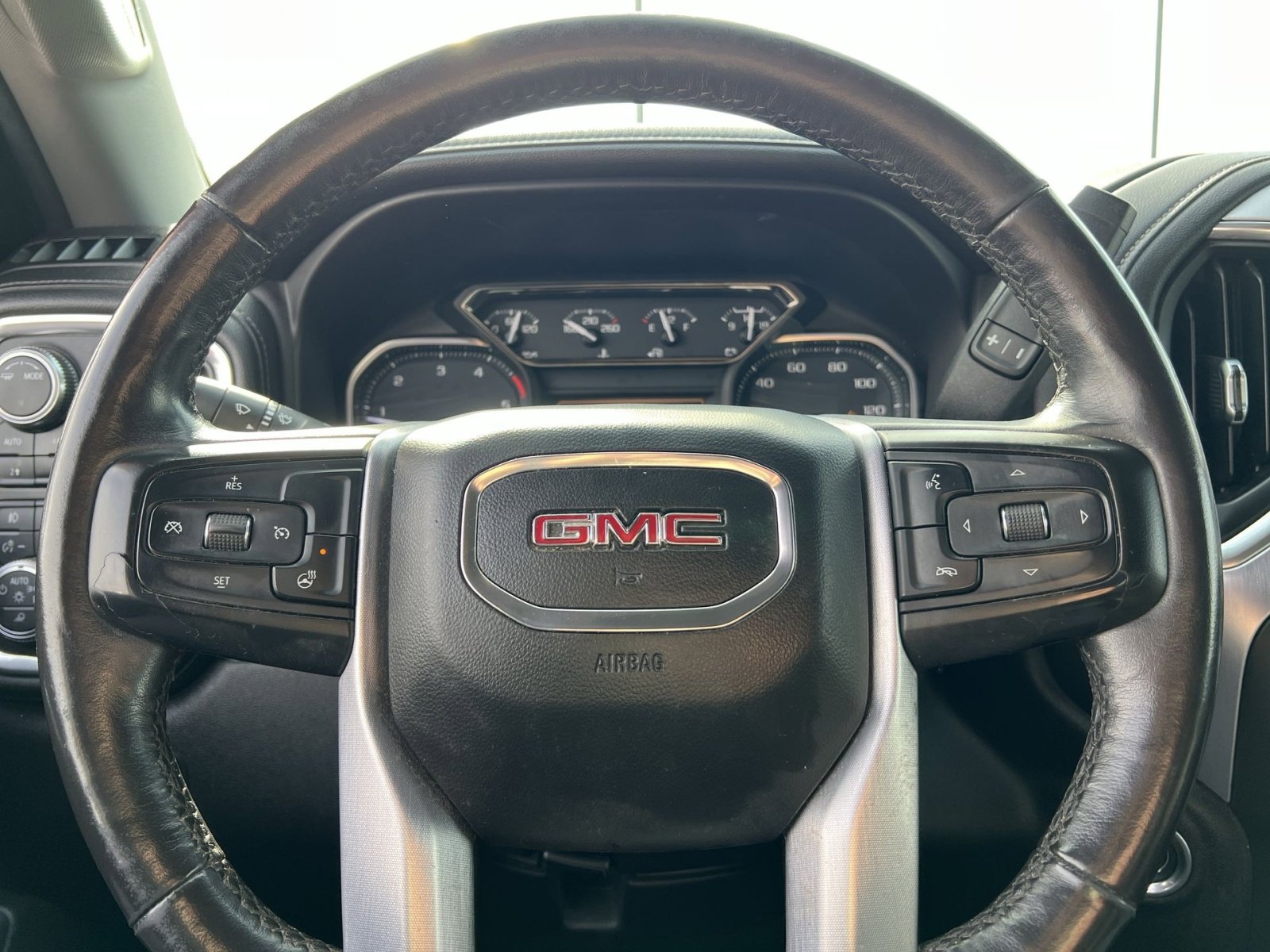 Used 2020 GMC Sierra 2500 SLT image 16