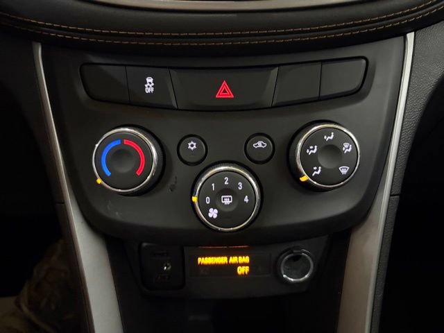 Used 2020 Chevrolet Trax LT w/ LT Convenience Package AWD/4WD image 47