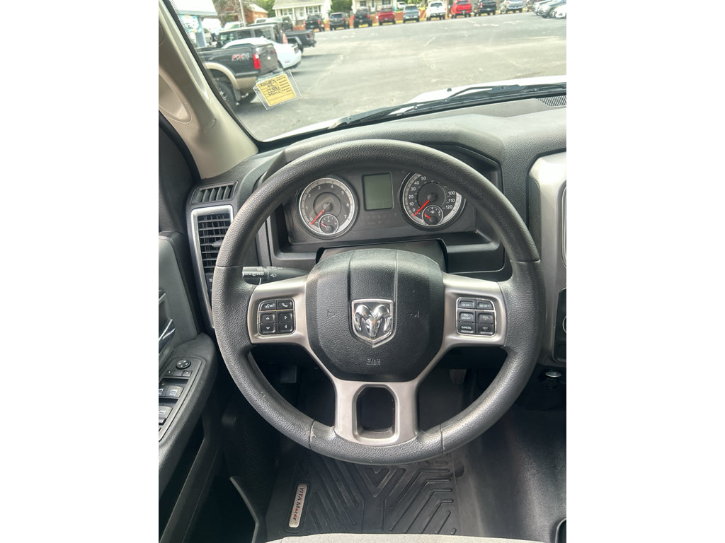 Used 2022 RAM 1500 Classic SLT RWD image 11