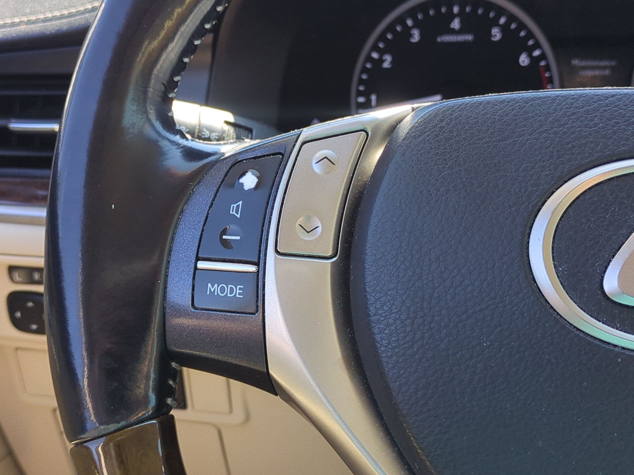 Used 2015 Lexus ES 350 w/ Luxury Package FWD image 19