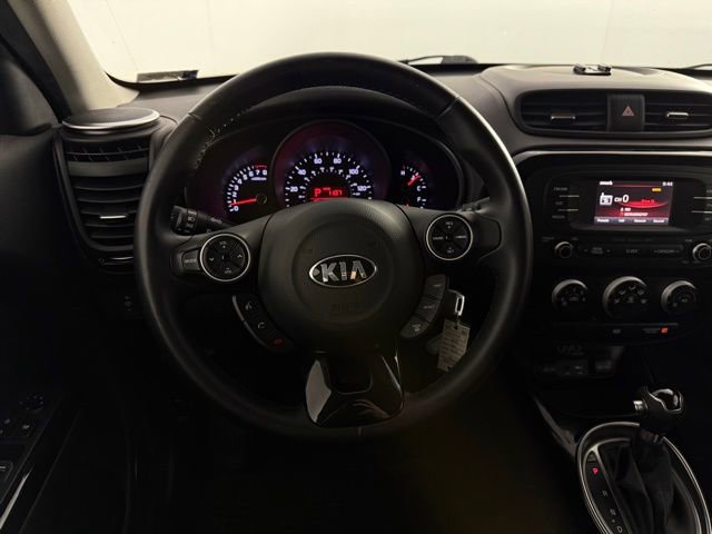 Used 2015 Kia Soul ! FWD image 19