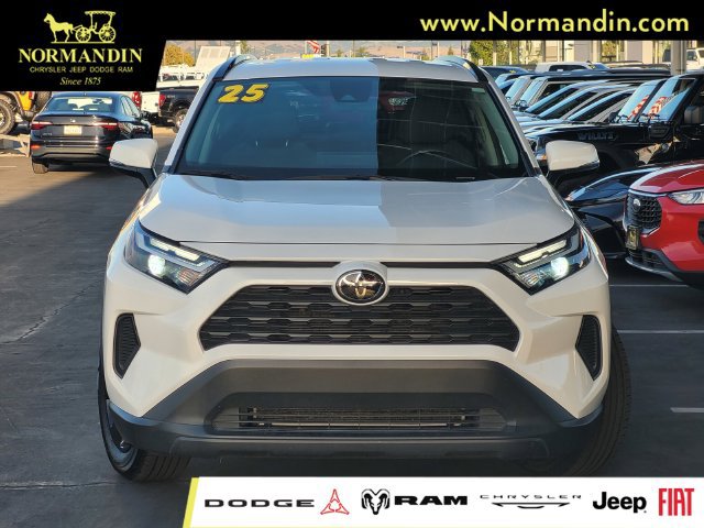 Used 2025 Toyota RAV4 XLE FWD image 2