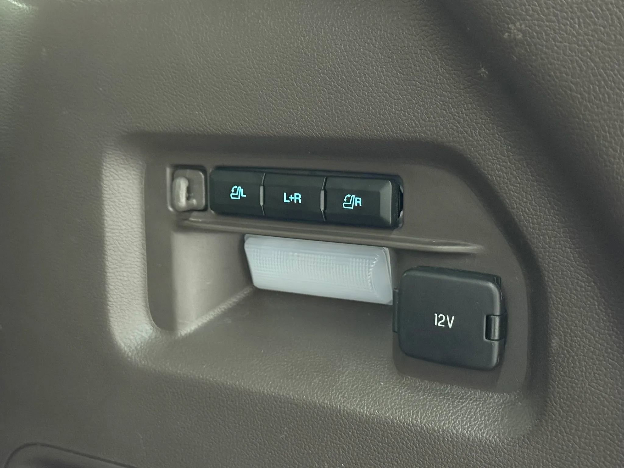 Used 2020 Ford Explorer Platinum w/ Premium Technology Package image 49