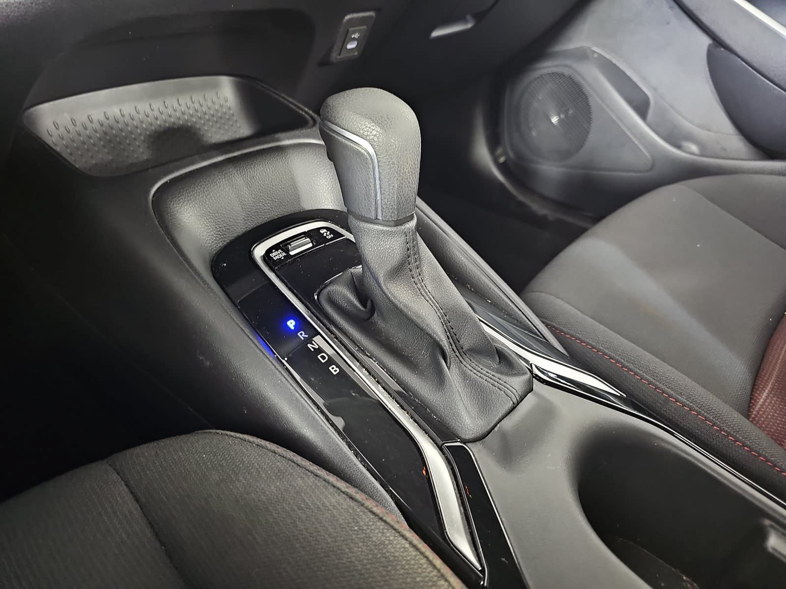 Used 2025 Toyota Corolla SE FWD image 21