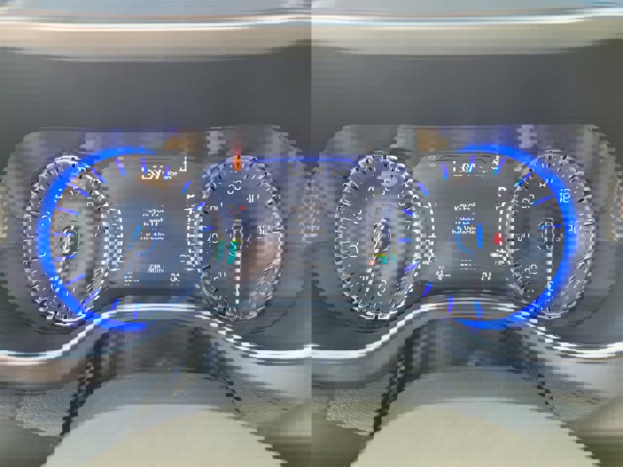 Used 2025 Chrysler Pacifica Select image 18