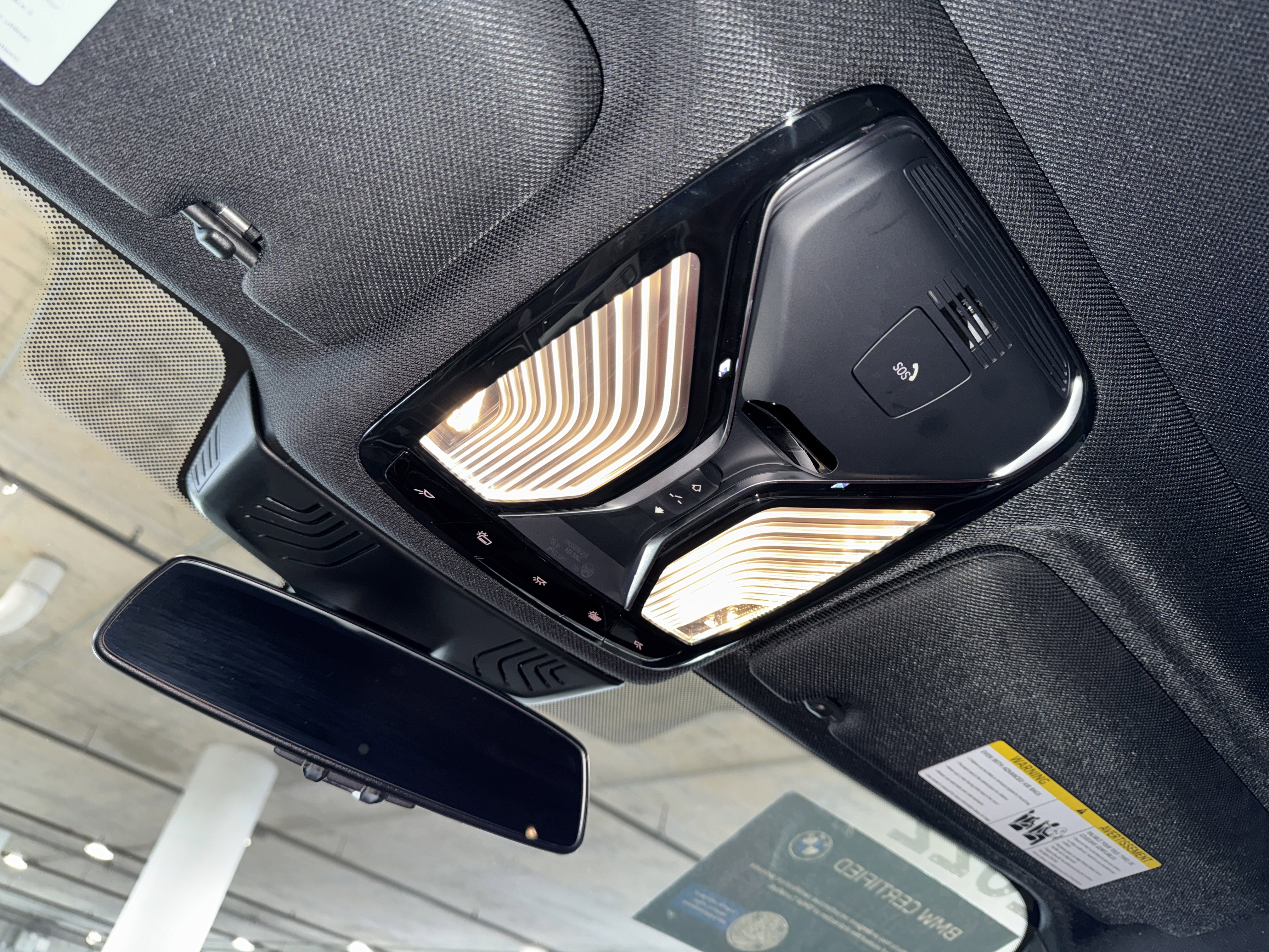 Used 2022 BMW 750i xDrive w/ Executive Package image 31