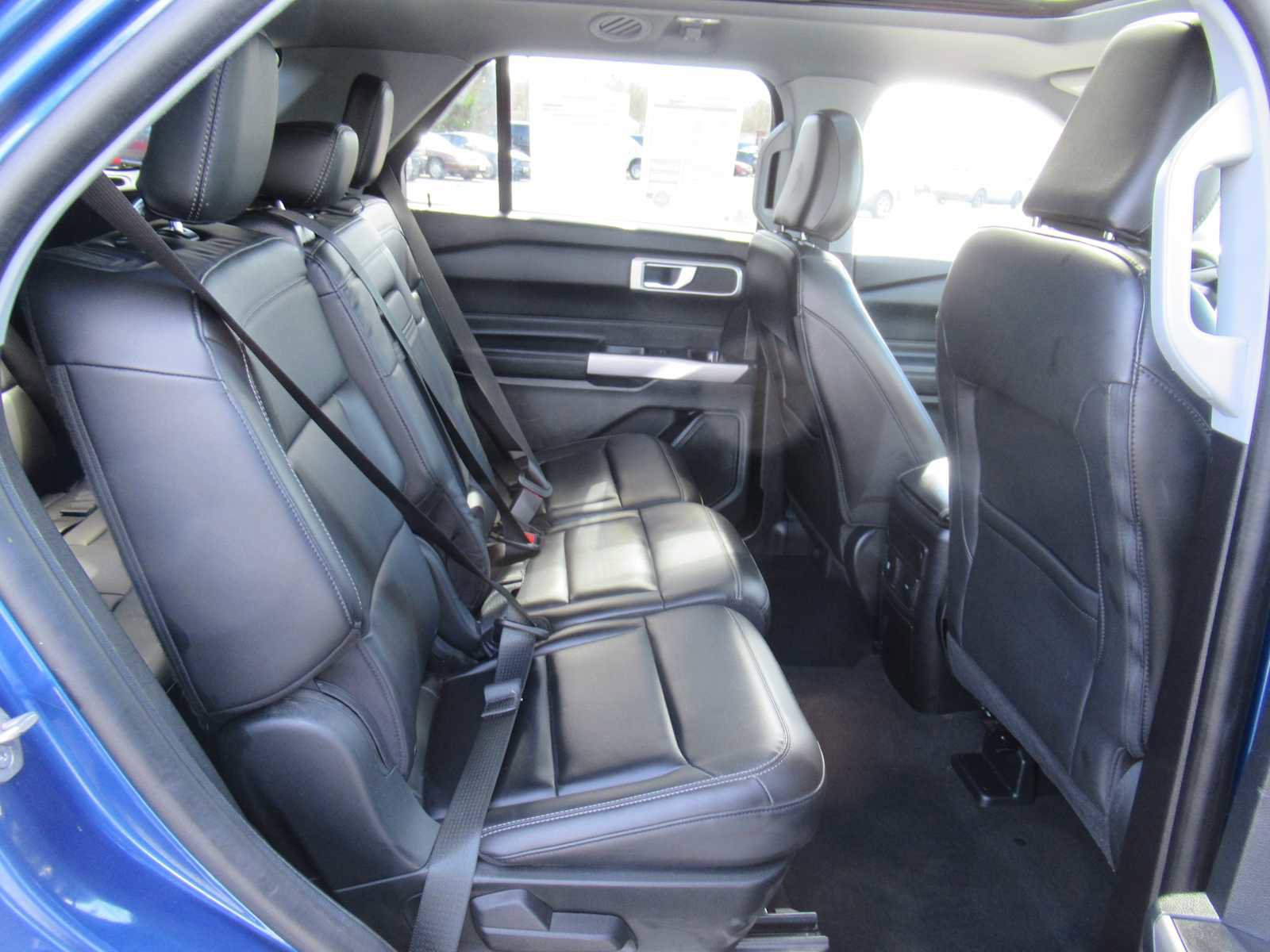 Used 2022 Ford Explorer XLT w/ Equipment Group 202A image 15