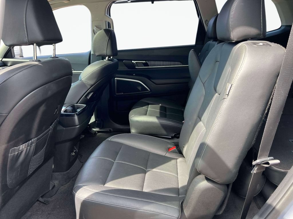 Certified 2024 Kia Telluride EX w/ EX Captain's Chair Package AWD/4WD image 11