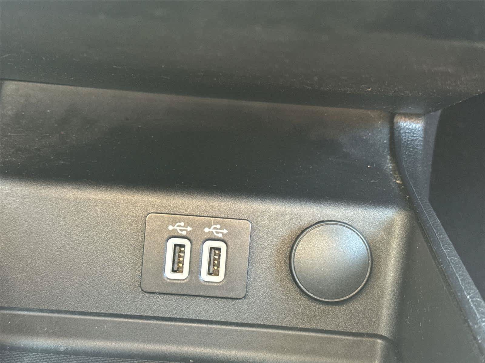 Used 2019 Ford Fusion Energi Titanium FWD image 25
