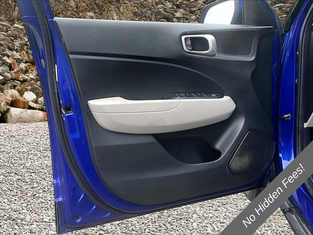 Used 2021 Hyundai Venue SEL FWD image 15
