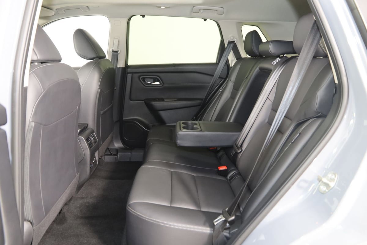 Used 2025 Nissan Rogue SL w/ Tech Package FWD image 52