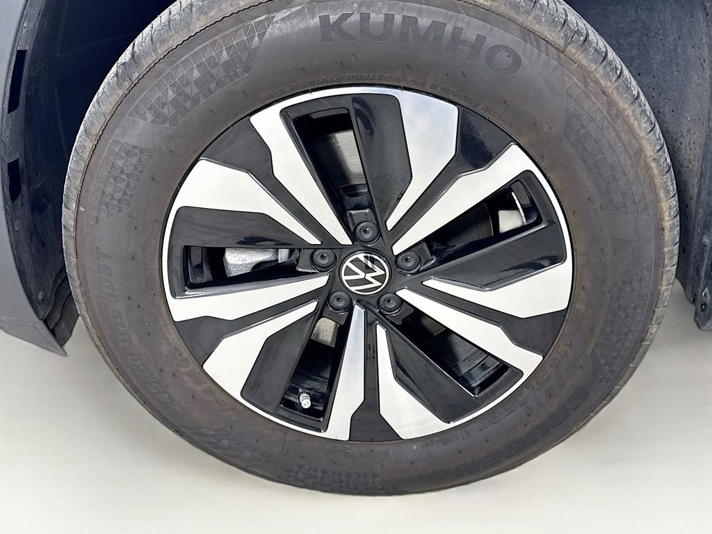 Used 2024 Volkswagen Atlas Cross Sport SE FWD image 40