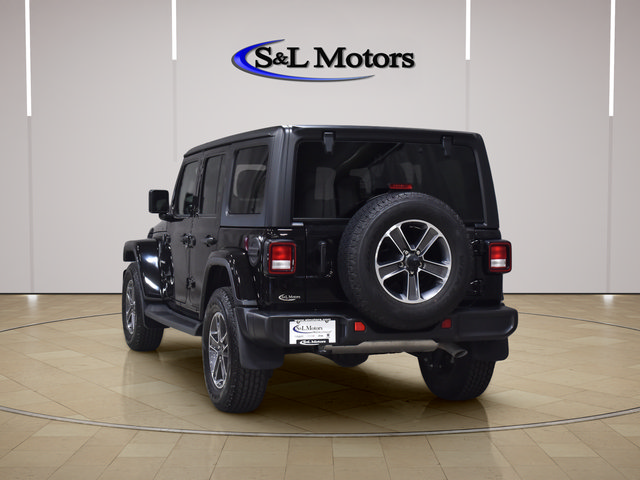 Used 2023 Jeep Wrangler Unlimited Sahara AWD/4WD image 6