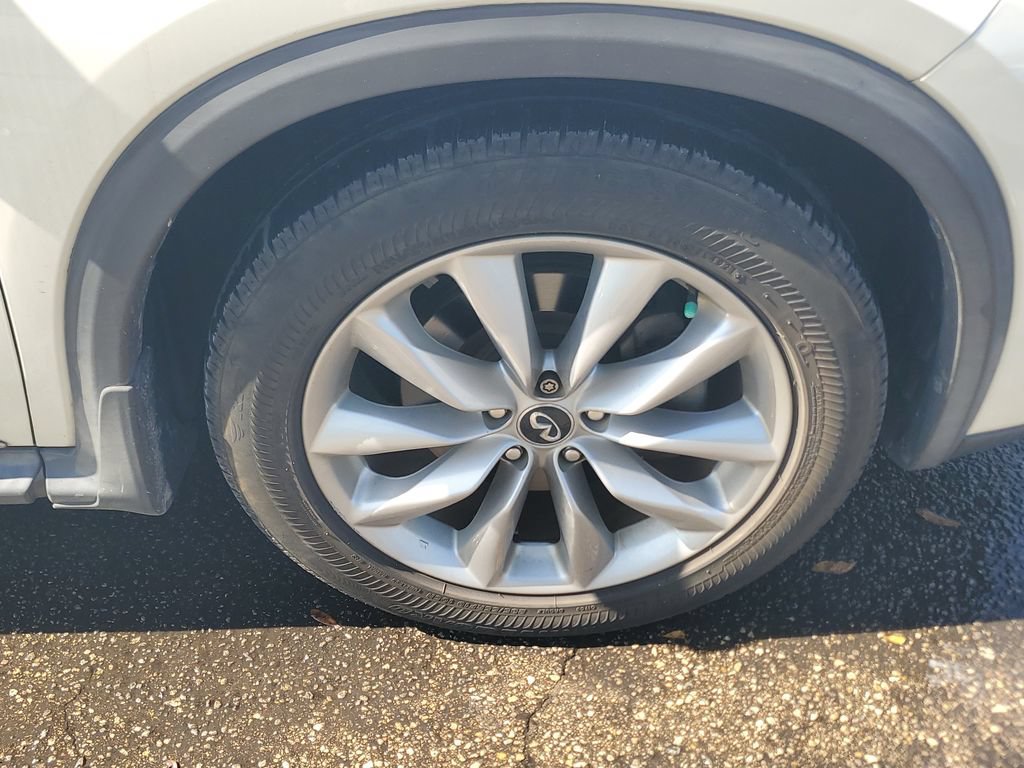 Used 2019 INFINITI QX50 Essential w/ Proassist Package FWD image 9