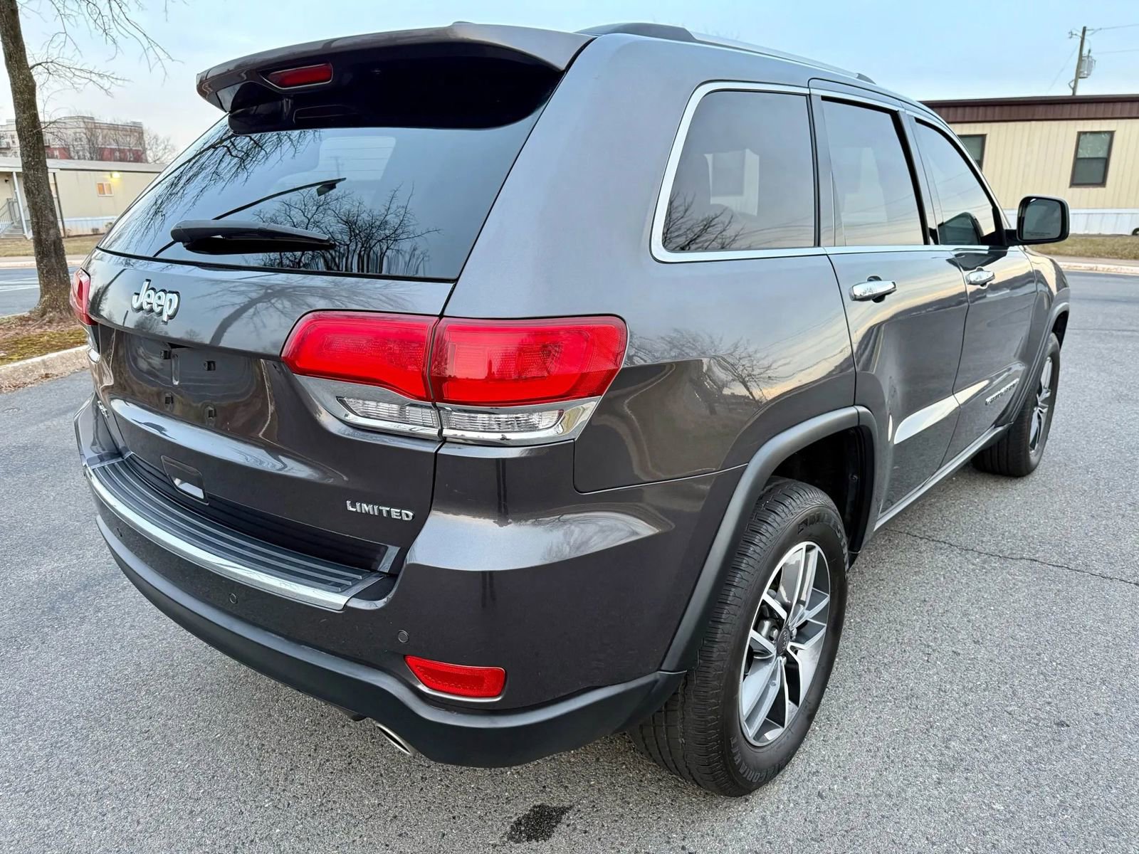 Used 2019 Jeep Grand Cherokee Limited w/ Luxury Group II image 8