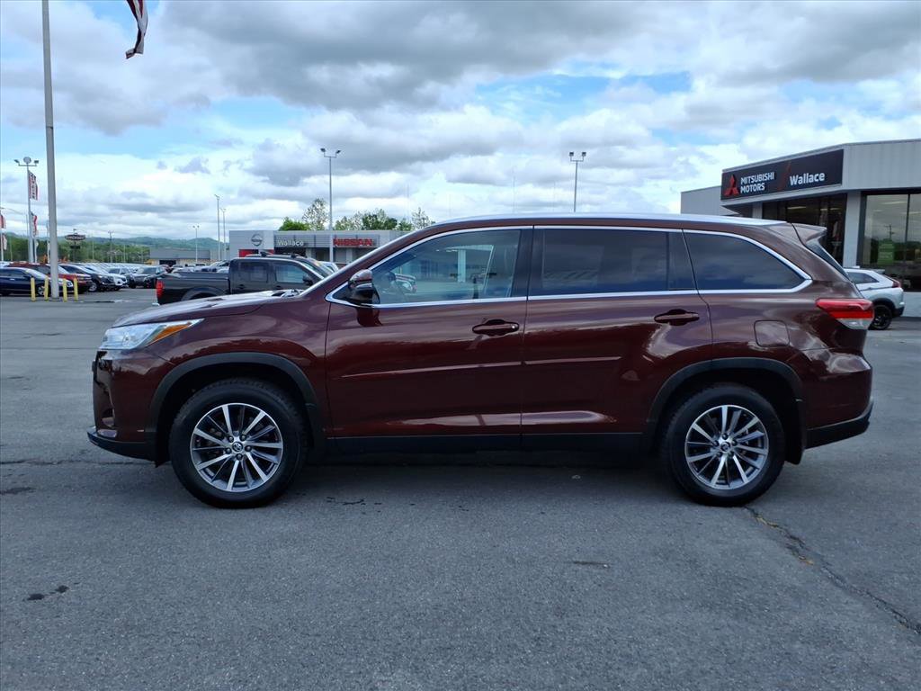 Used 2019 Toyota Highlander XLE AWD/4WD video 2