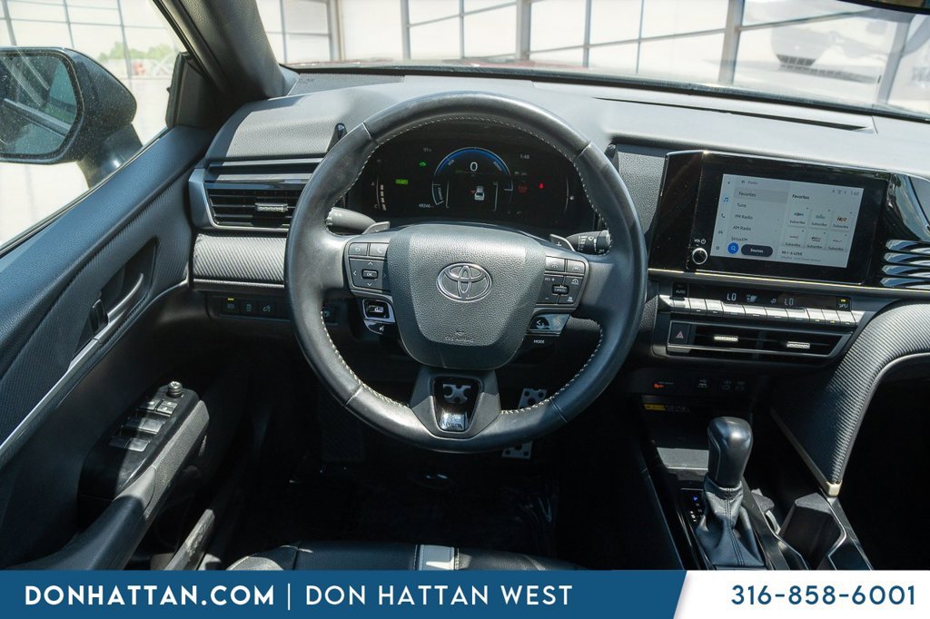 Used 2025 Toyota Camry SE FWD image 12