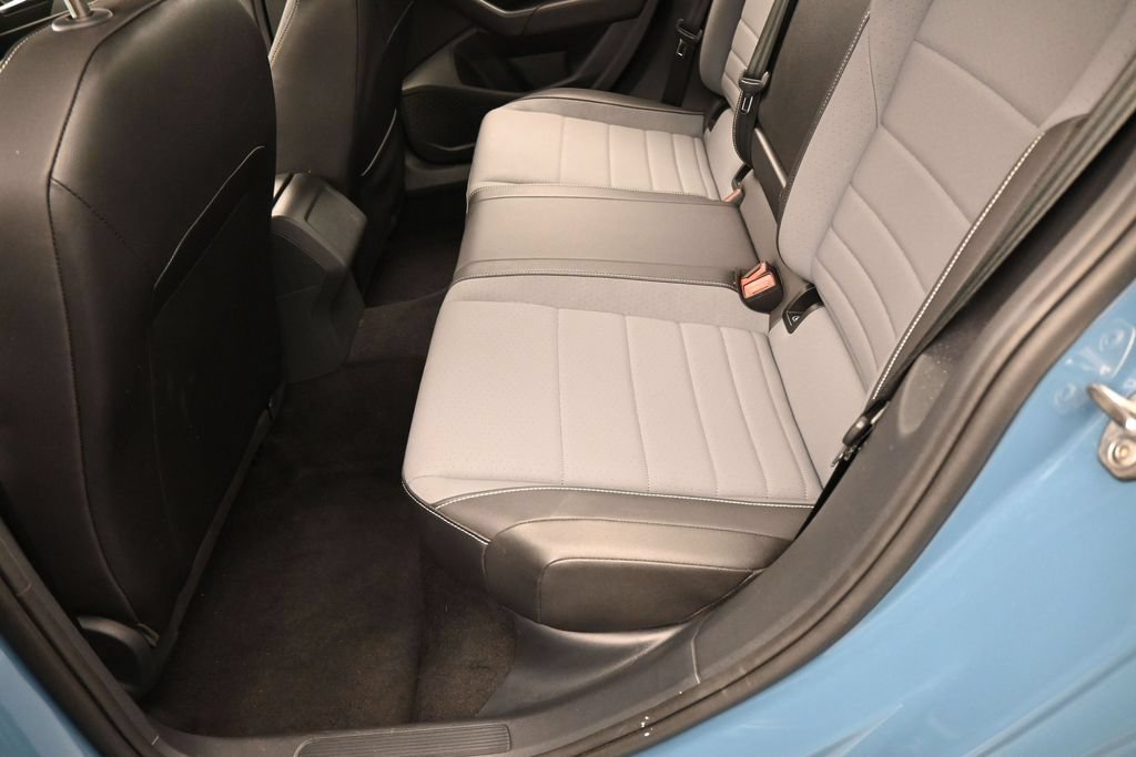 Used 2025 Volkswagen Jetta SE FWD image 31