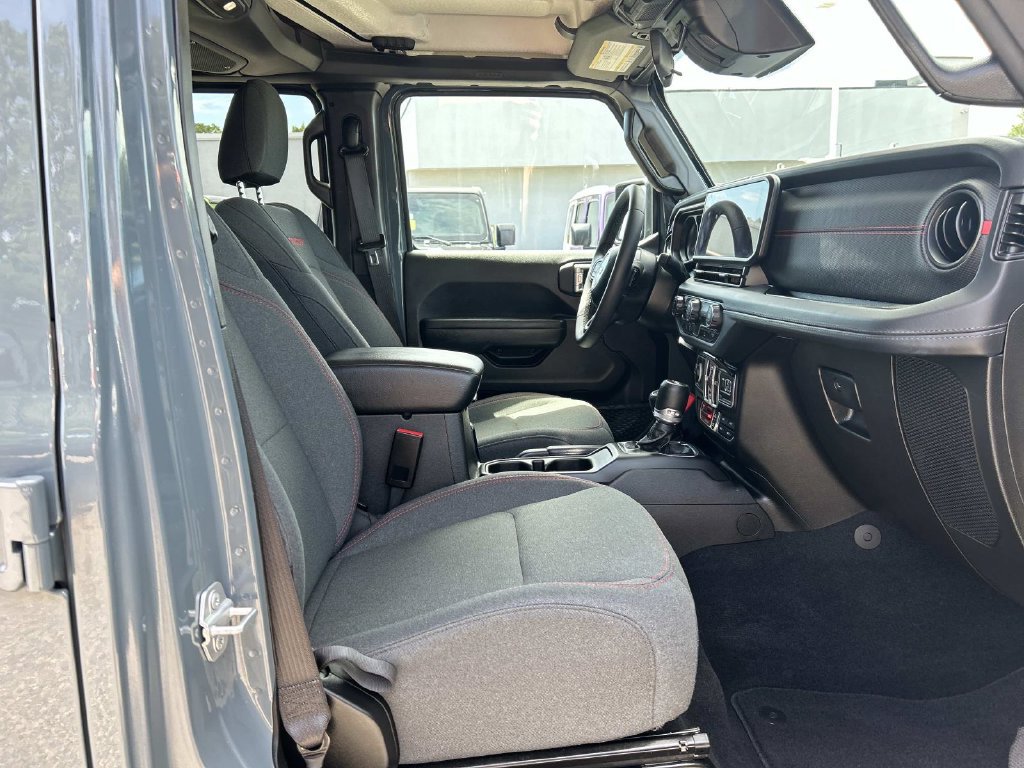 Used 2026 Jeep Wrangler Unlimited Rubicon AWD/4WD image 16