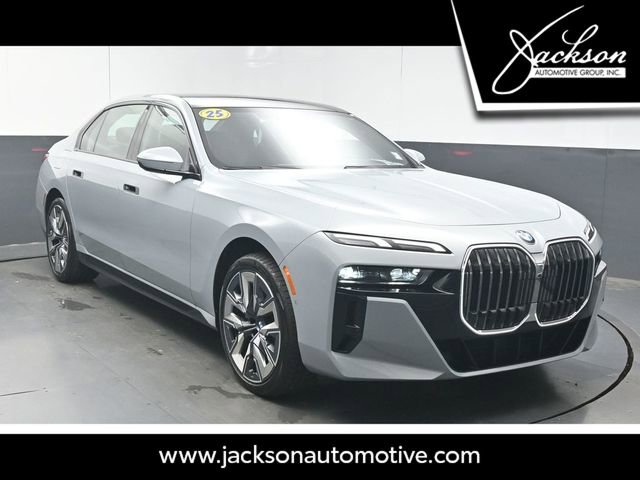 Used 2025 BMW 740i image 1