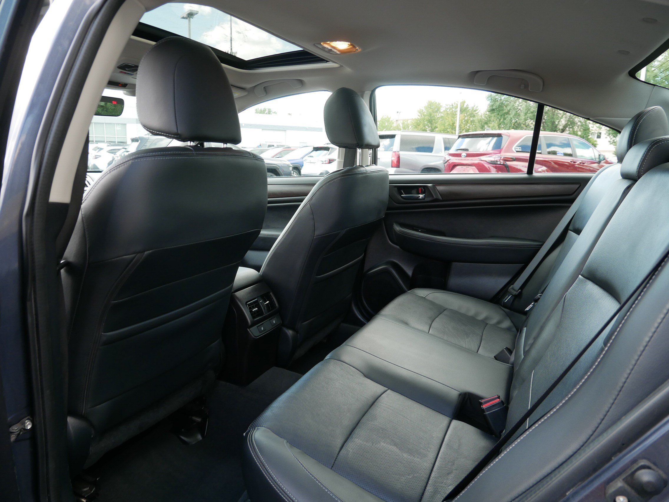 Used 2017 Subaru Legacy 3.6R Limited AWD/4WD image 33