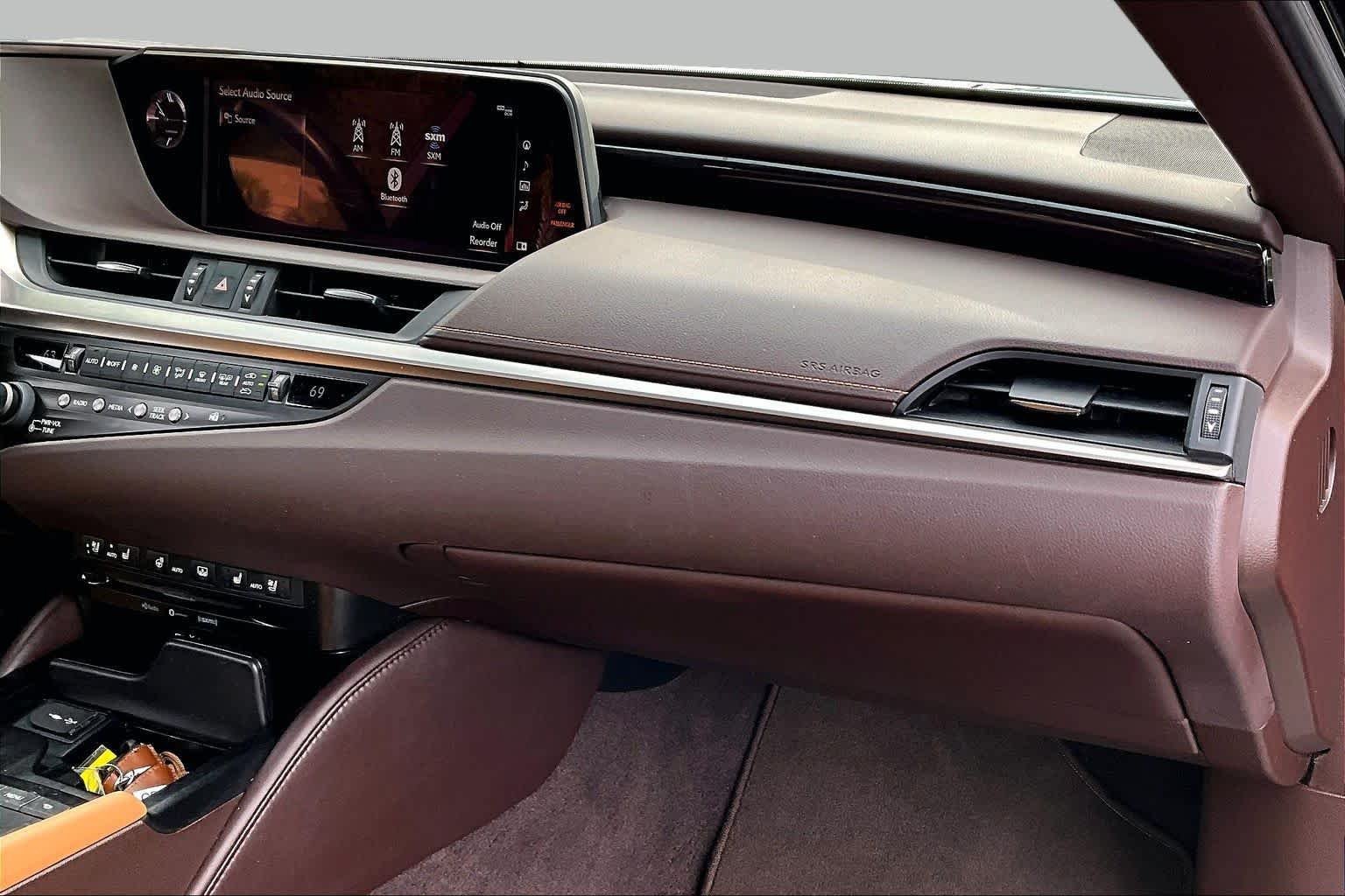 Used 2019 Lexus ES 350 Ultra Luxury w/ Accessory Package 2 FWD image 19