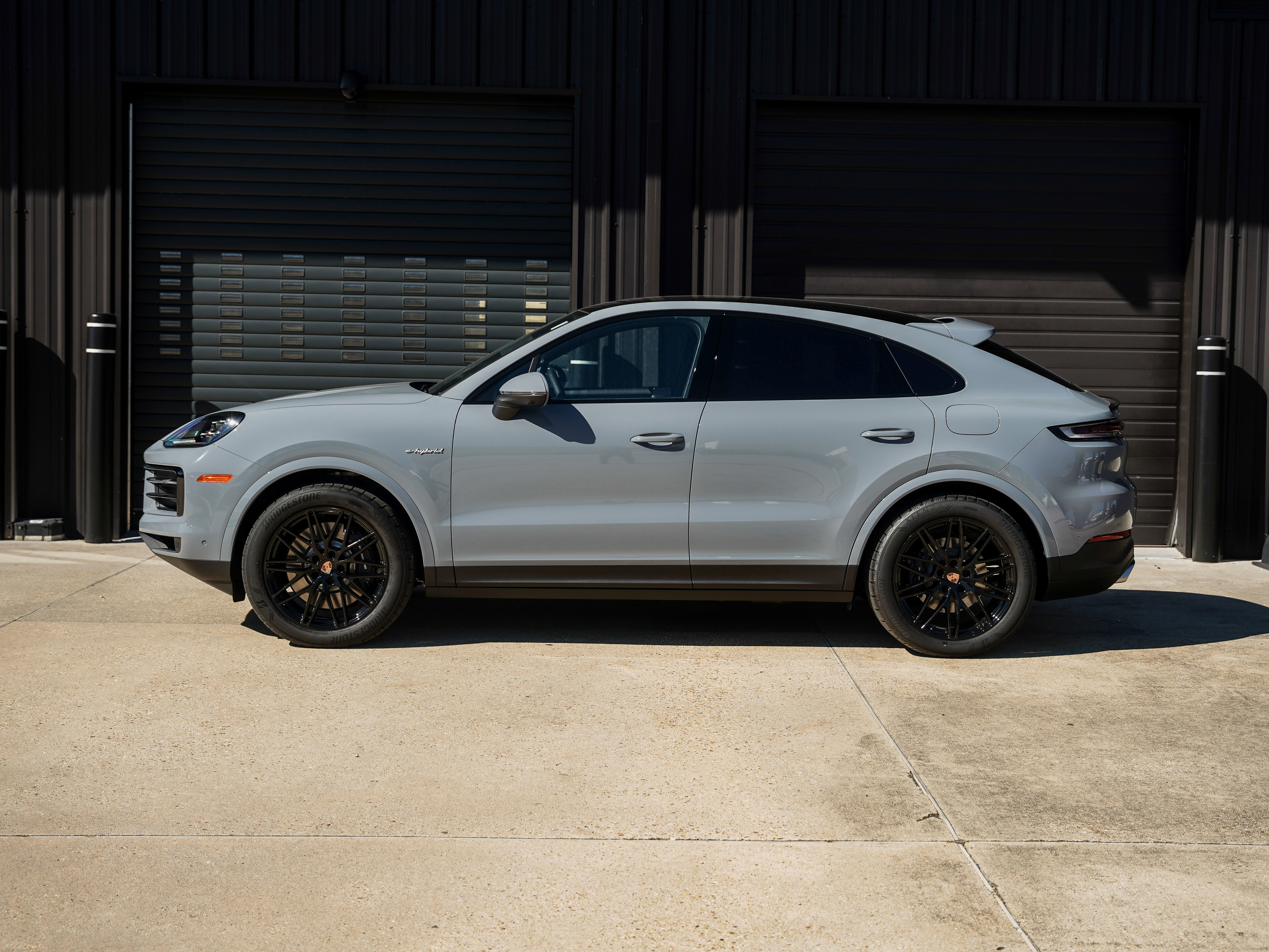 New 2026 Porsche Cayenne E-Hybrid image 2