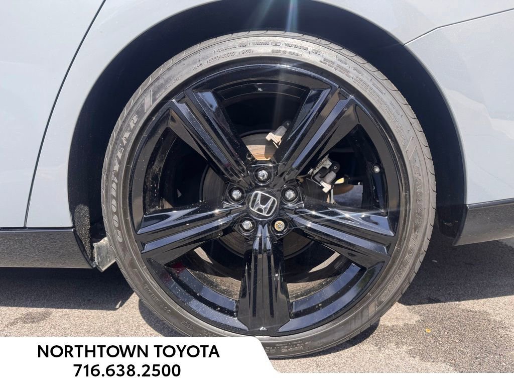 Used 2023 Honda Accord Sport image 9