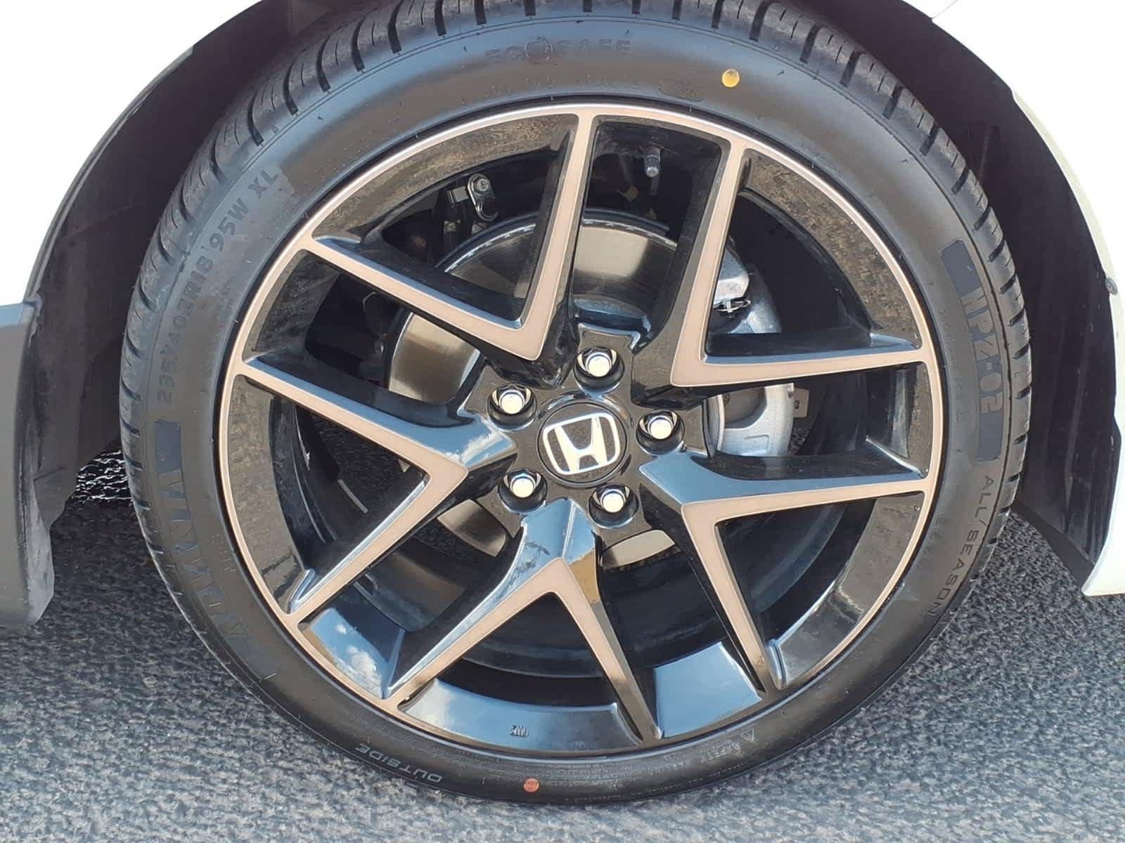 Used 2024 Honda Civic Sport Touring image 9