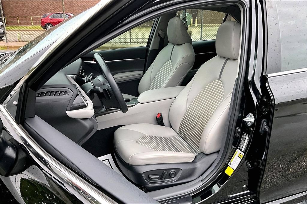 Used 2024 Toyota Camry SE FWD image 24