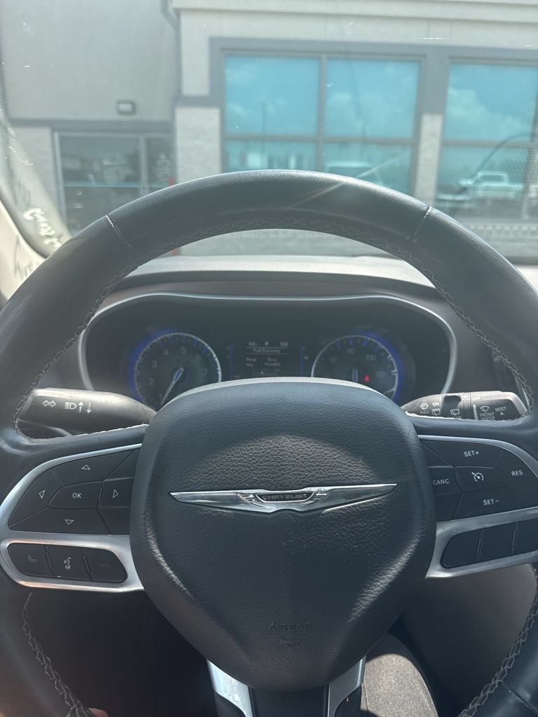 Used 2023 Chrysler Voyager LX FWD image 18
