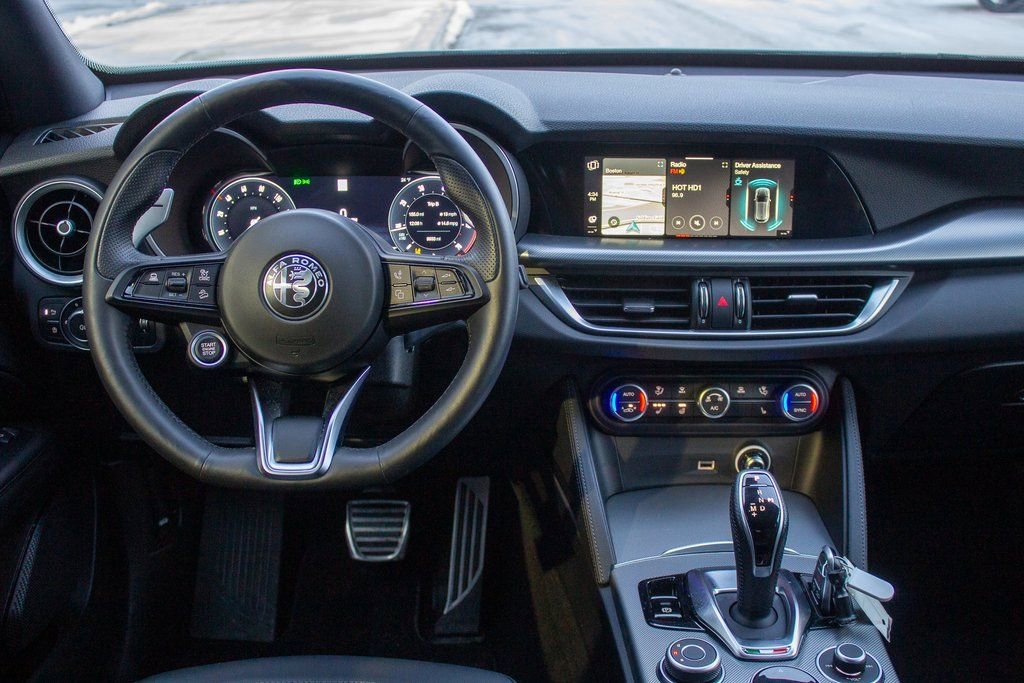 Used 2025 Alfa Romeo Stelvio Sprint w/ Veloce Package image 13