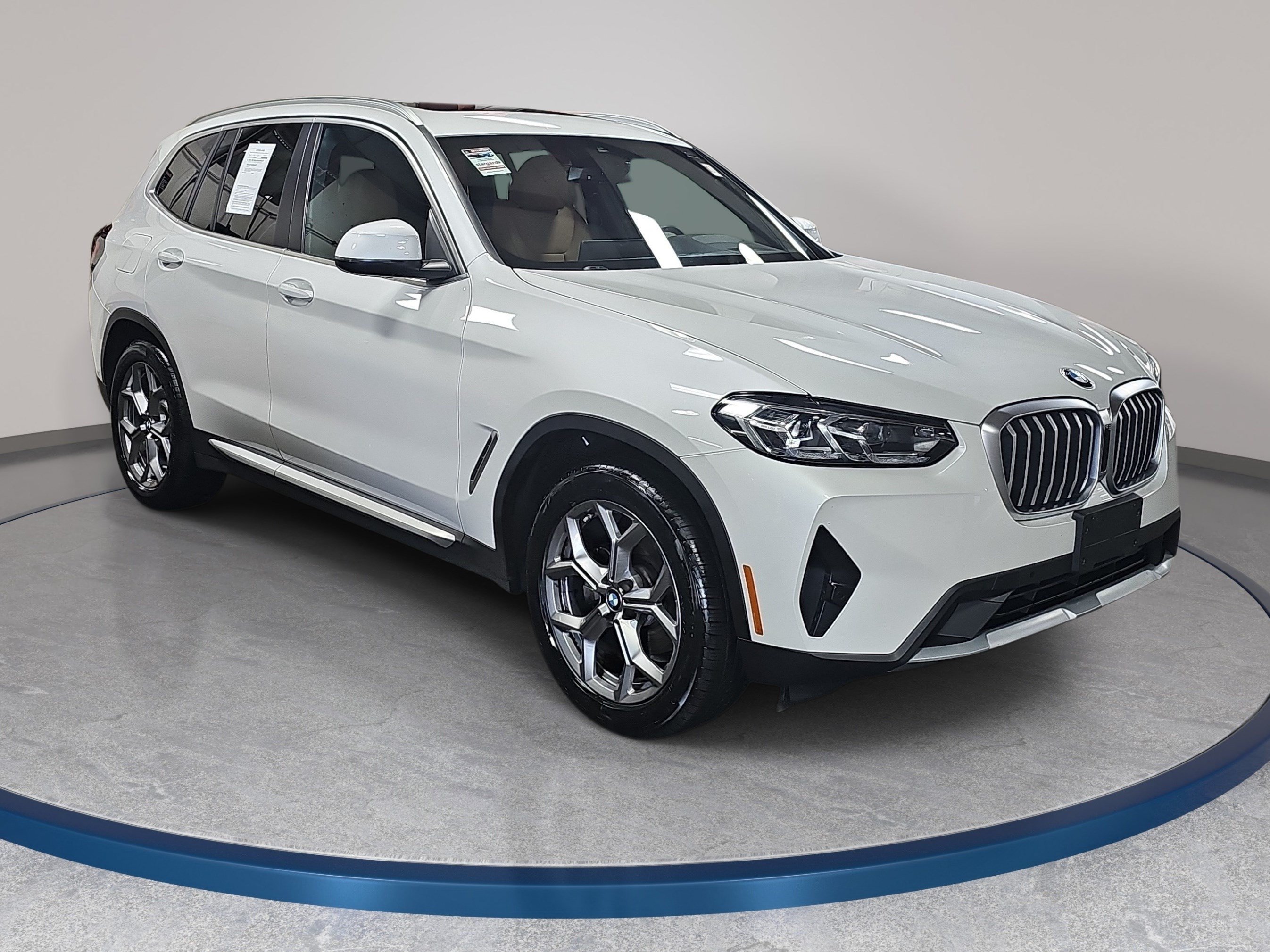 Certified 2024 BMW X3 xDrive30i w/ Premium Package AWD/4WD image 4