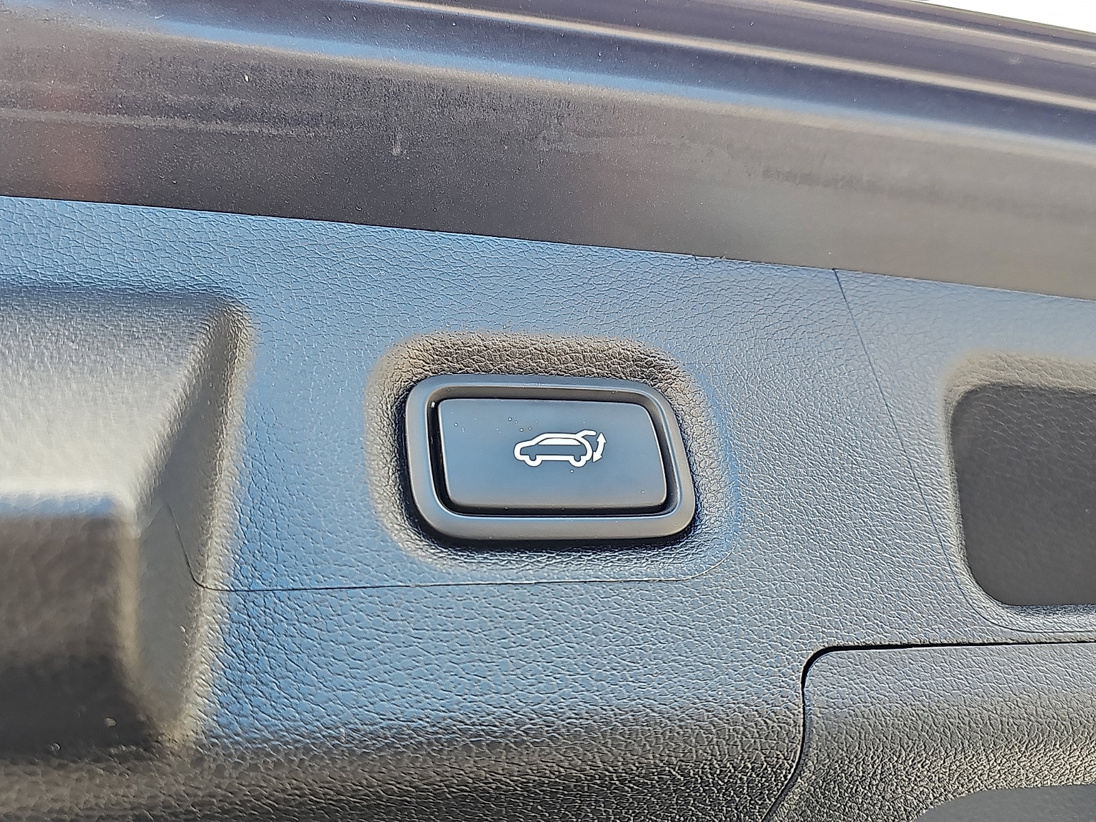 Used 2023 Hyundai Santa Fe SEL w/ Cargo Package image 31