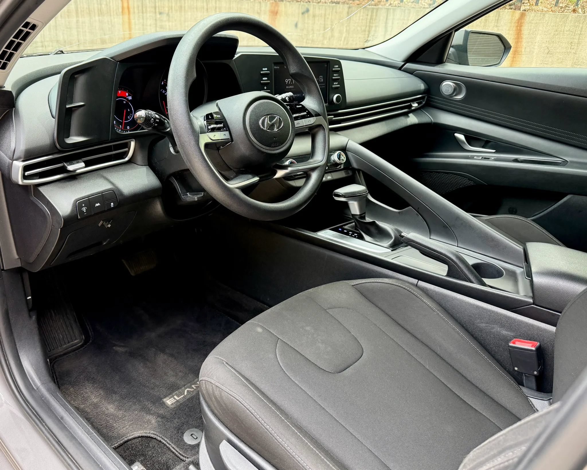 Used 2022 Hyundai Elantra SEL FWD image 10
