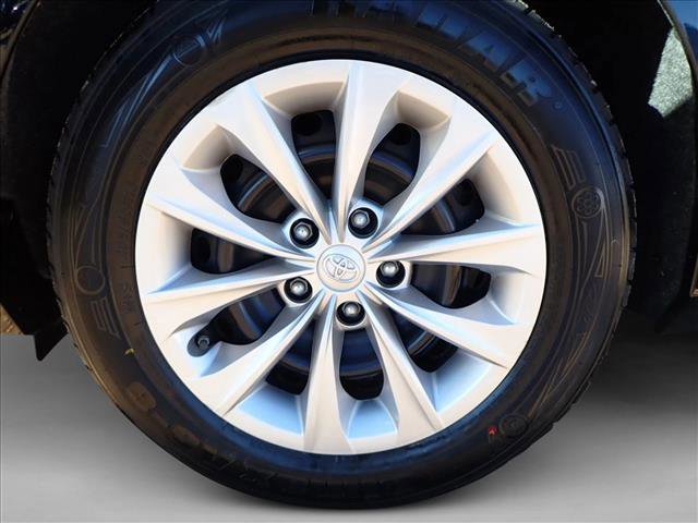 Used 2017 Toyota Camry LE image 7