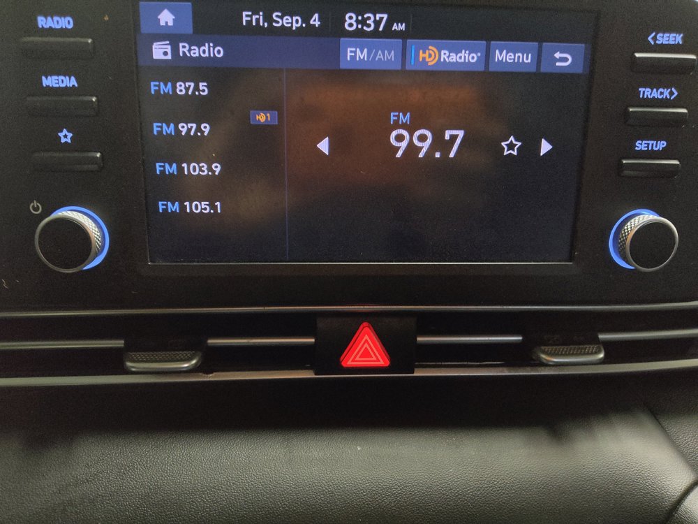 Used 2025 Hyundai Elantra SE FWD image 25