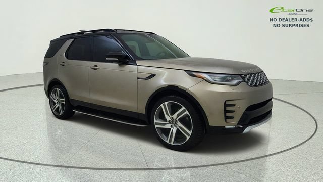 Used 2024 Land Rover Discovery Metropolitan Edition AWD/4WD image 2
