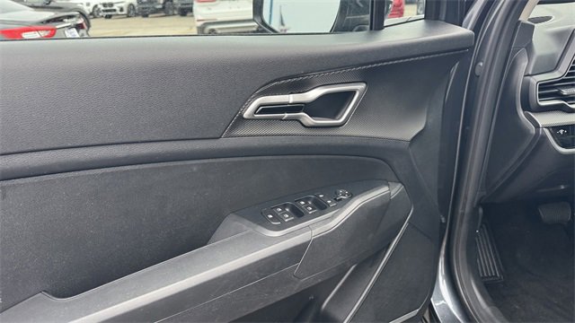 Used 2023 Kia Sportage LX image 19