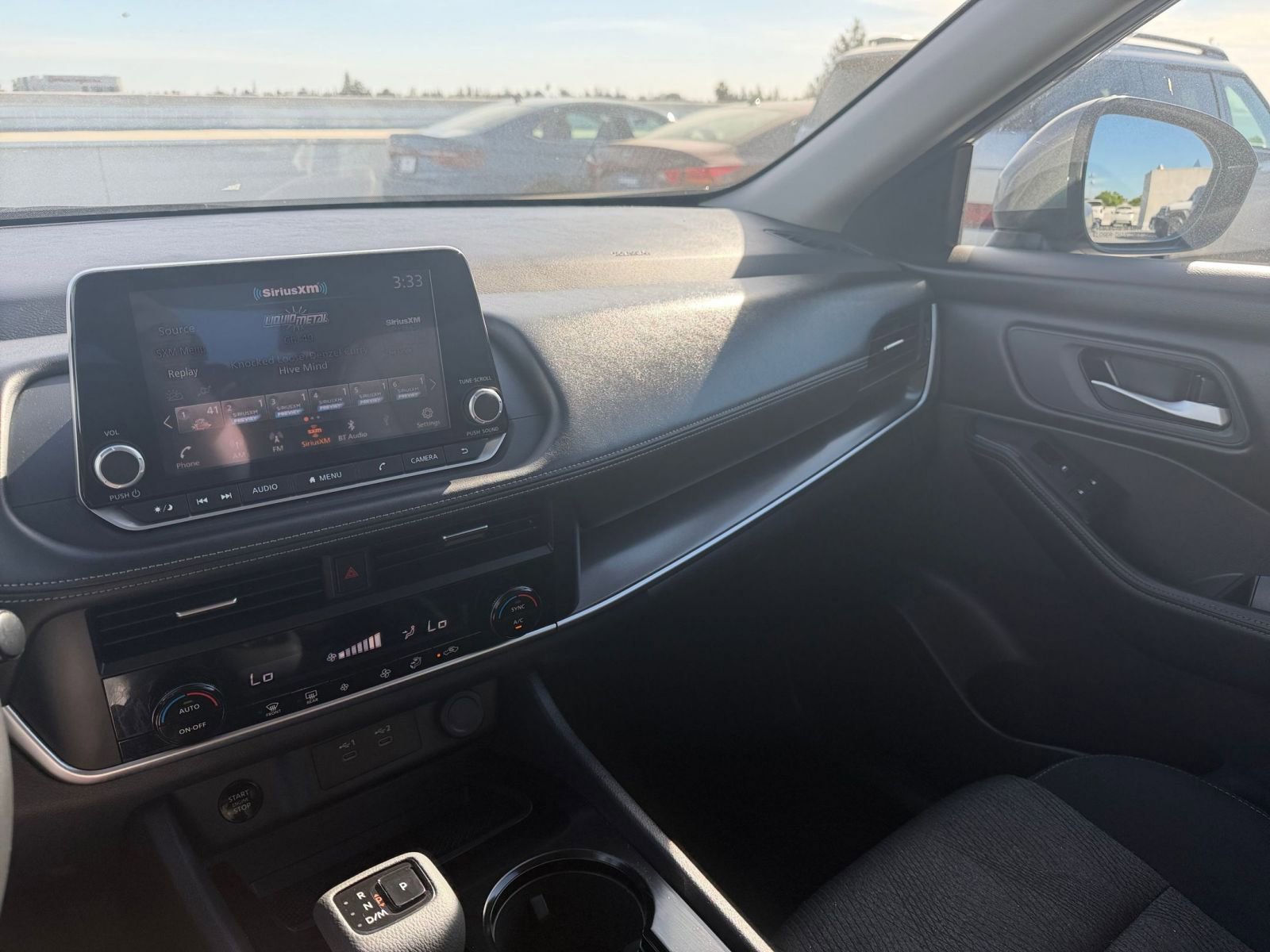 Used 2025 Nissan Rogue SV image 37